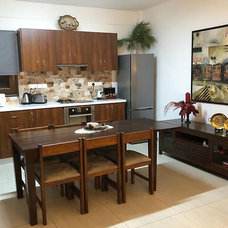 Diamond Stone Wooden Guest House Chandria 외부 사진