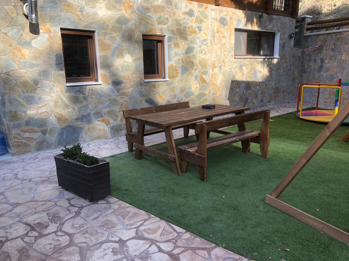 Diamond Stone Wooden Guest House Chandria 외부 사진