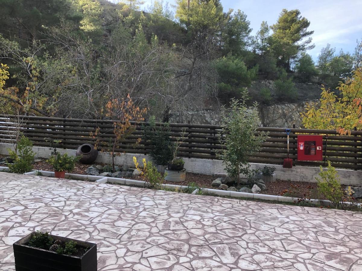 Diamond Stone Wooden Guest House Chandria 외부 사진