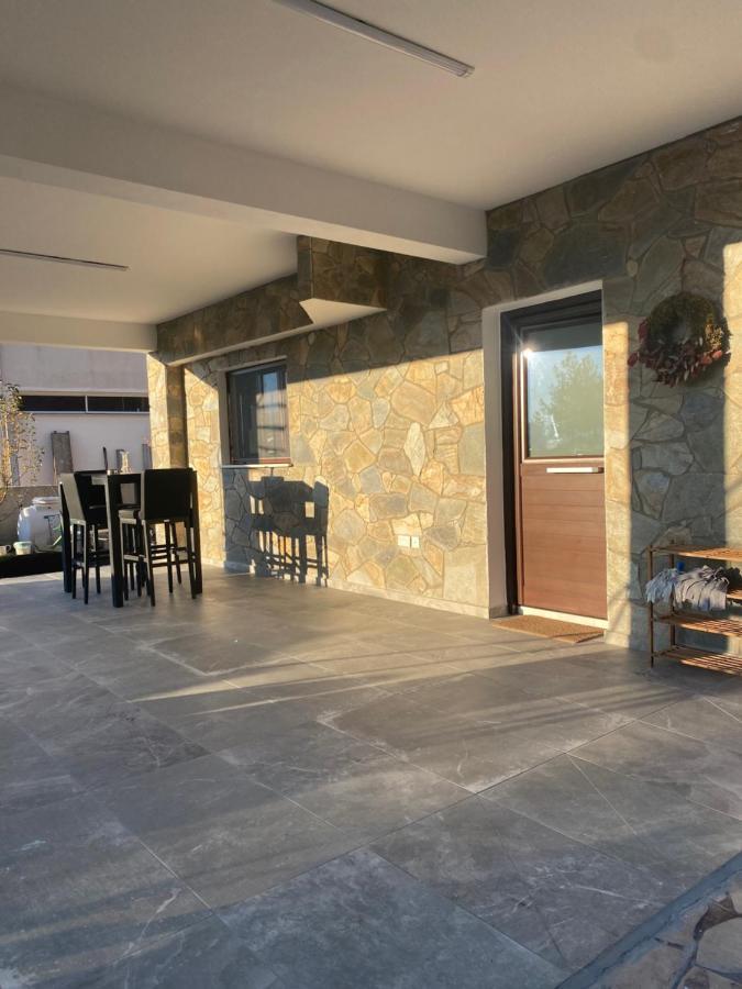 Diamond Stone Wooden Guest House Chandria 외부 사진