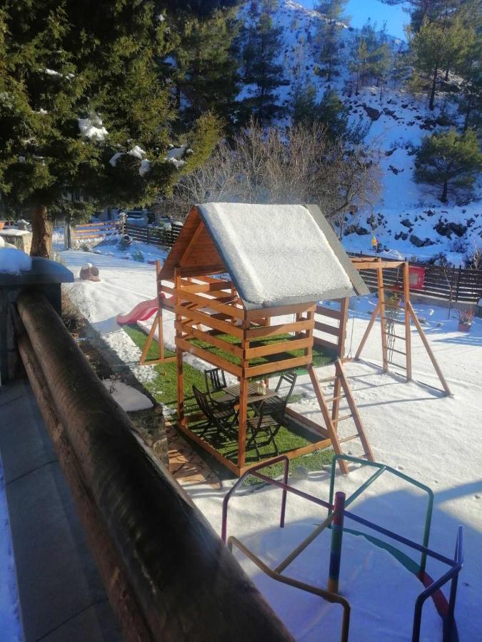 Diamond Stone Wooden Guest House Chandria 외부 사진